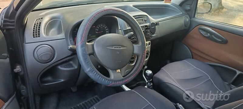 Nero Usata 2003 Fiat Punto Due volumi | 680 € (Super prezzo) - Immagine 1/4