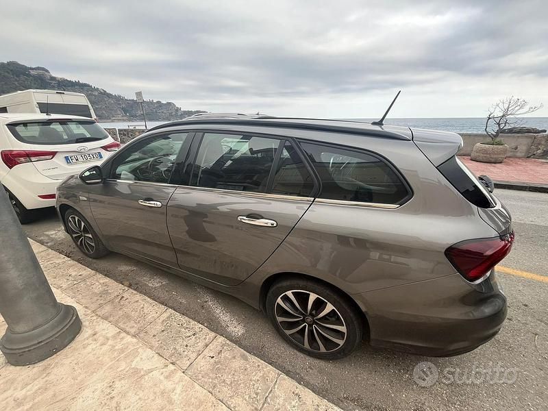 Usata Fiat Tipo 84 CV (61 kW) 2018 Grigio Berlina