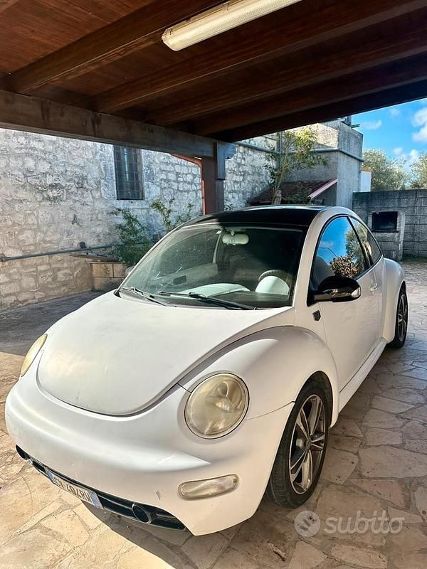 Usata VW New Beetle 105 CV (77 kW) 2005 Bianco Utilitaria