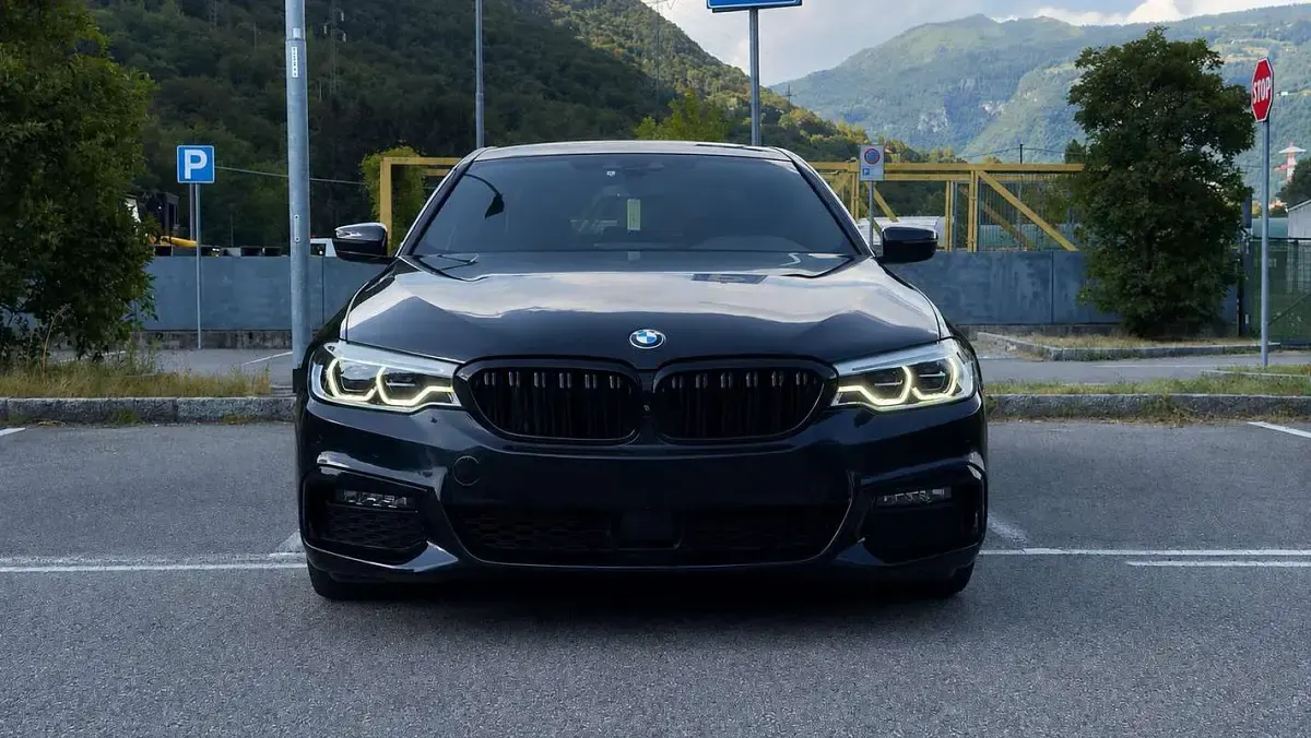 Usata BMW 520 M Sport 190 CV (139 kW) 2019 Blu/azzurro Berlina