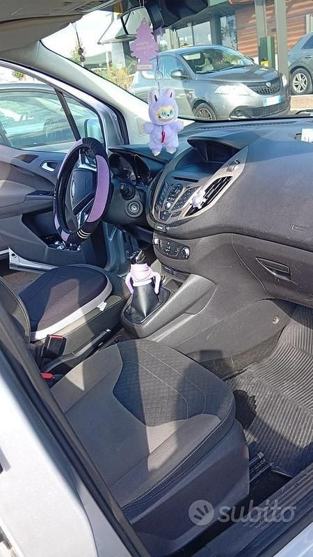 Begagnad Ford Tourneo 2016 Sedan