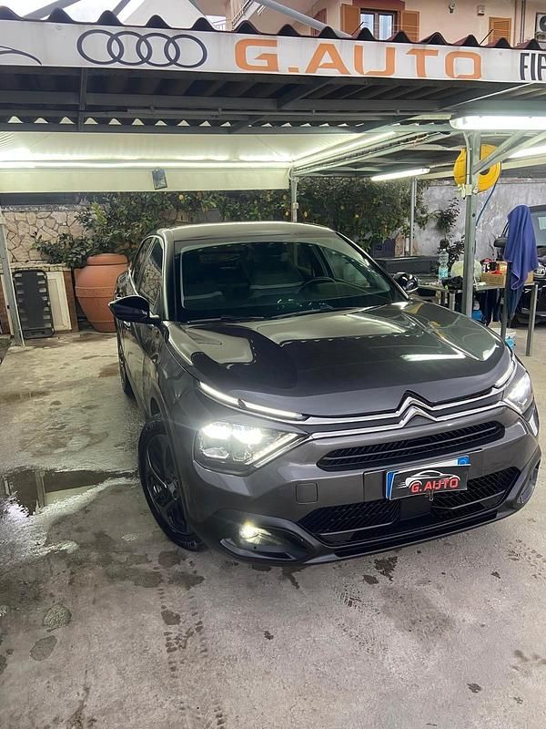 Usata Citroën C4 Shine 131 CV (96 kW) 2023 Grigio SUV
