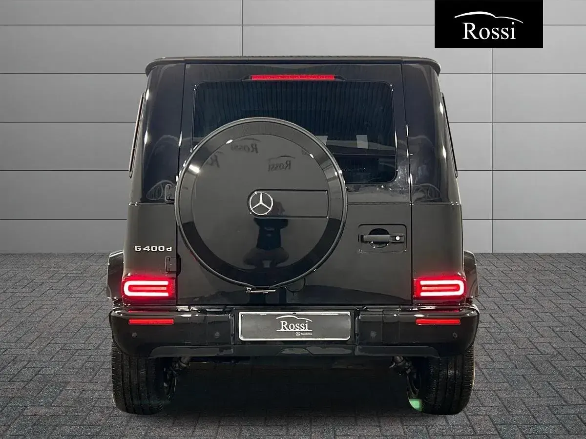Usata Mercedes G400 AMG line 330 CV (242 kW) 2023 Nero metallizzato SUV