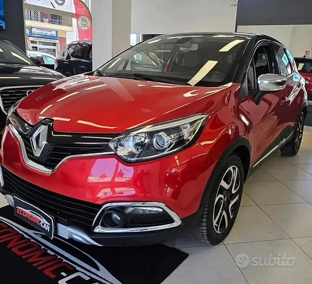 Usata Renault Captur Intens 90 CV (66 kW) 2016 Rosso SUV