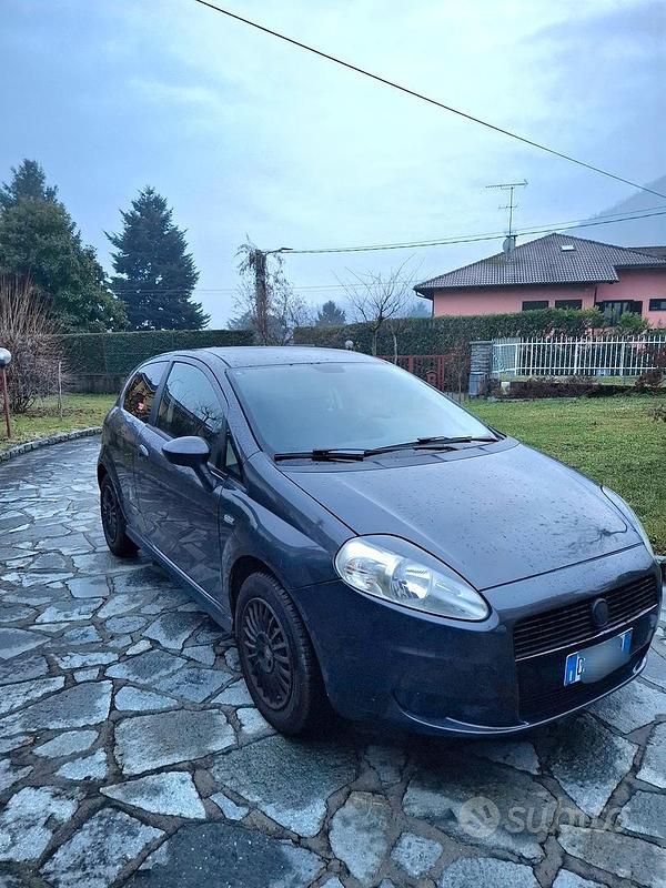 Usata Fiat Grande Punto Dynamic 75 CV (55 kW) 2007 Grigio Utilitaria