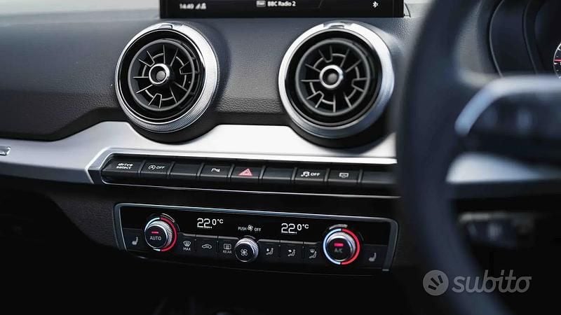 Usata Audi Q2 Design 116 CV (85 kW) 2017 Grigio SUV