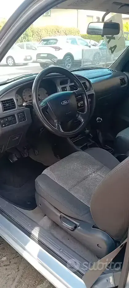Usata Ford Ranger 109 CV (80 kW) 2005 Grigio Pick-up