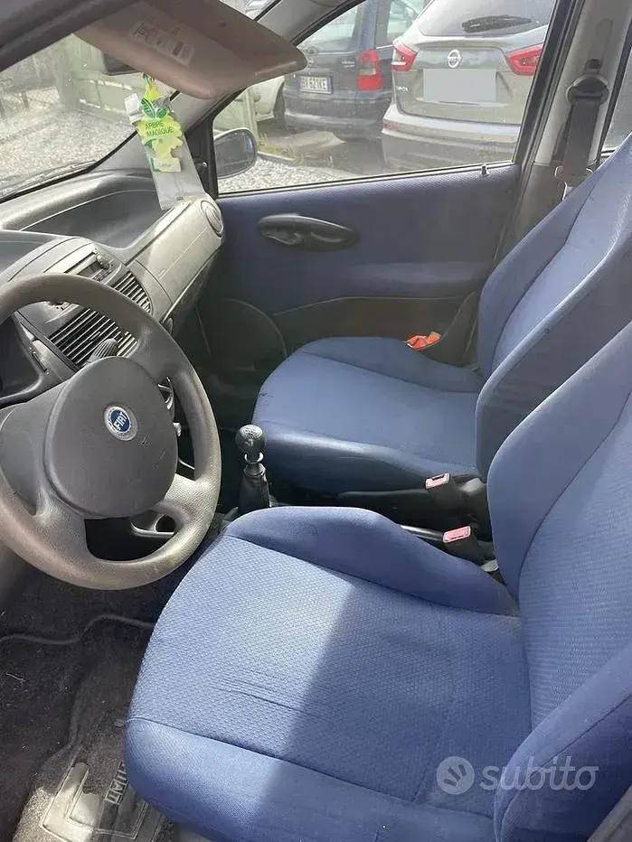 Usata Fiat Punto 60 CV (44 kW) 2004 Grigio Utilitaria