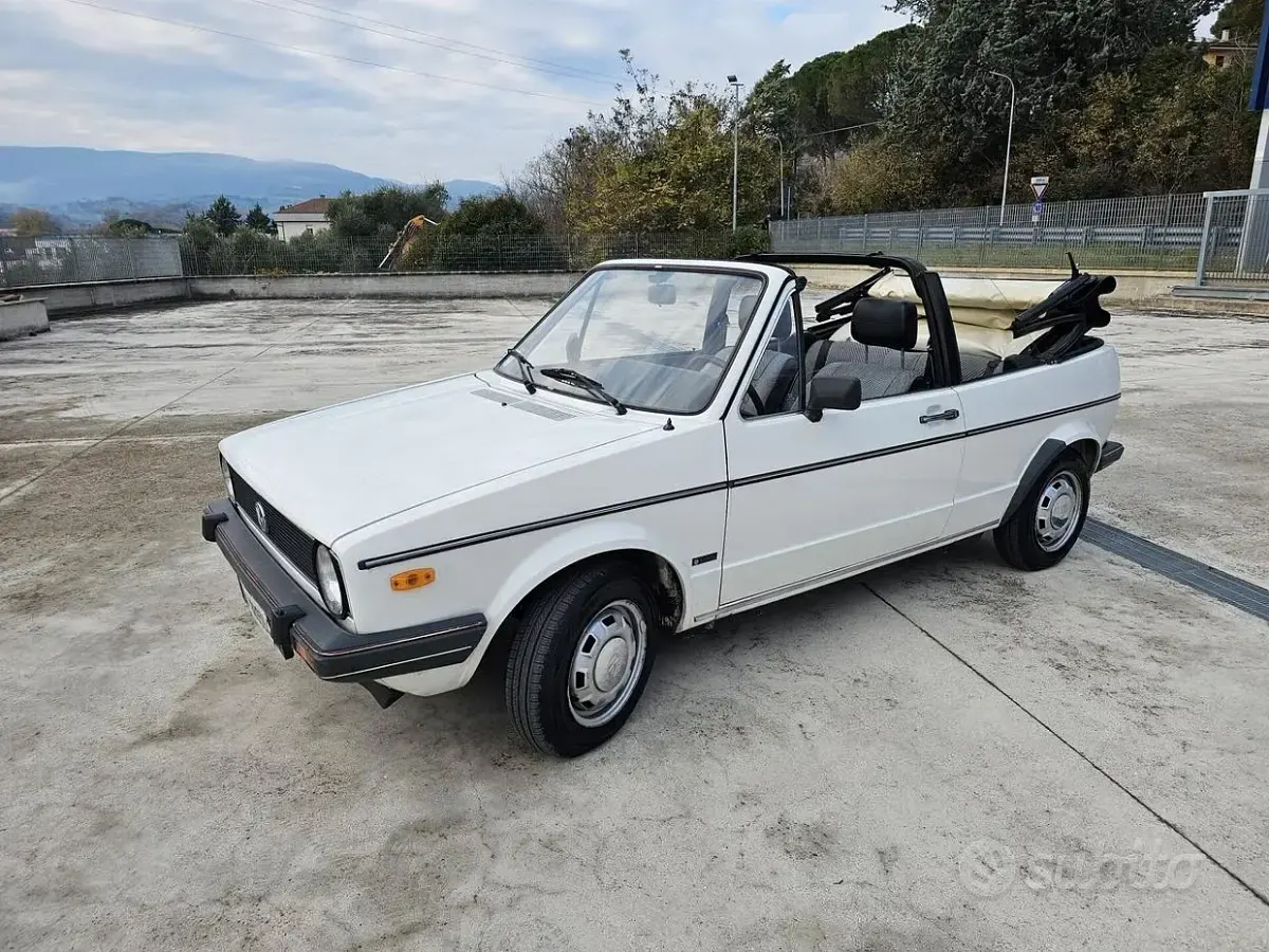 Usata VW Golf Cabriolet 50 CV (36 kW) 1982 Bianco Cabrio