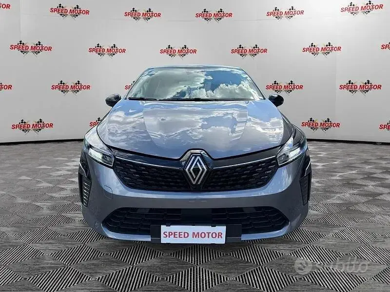 Begagnad Renault Clio V Evolution 91 HK (66 kW) 2025 Grå Sedan