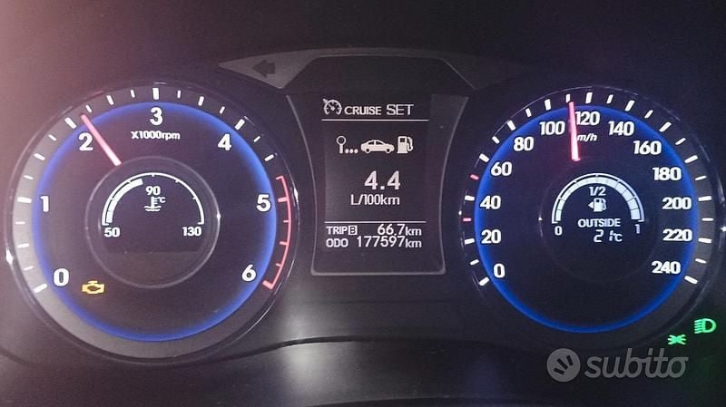 Nero Usata 2012 Hyundai i40 Style Station wagon | 4999 € (Ottimo prezzo) - Immagine 1/4