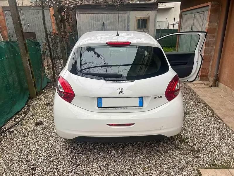 Usata Peugeot 208 Active 2013 Utilitaria