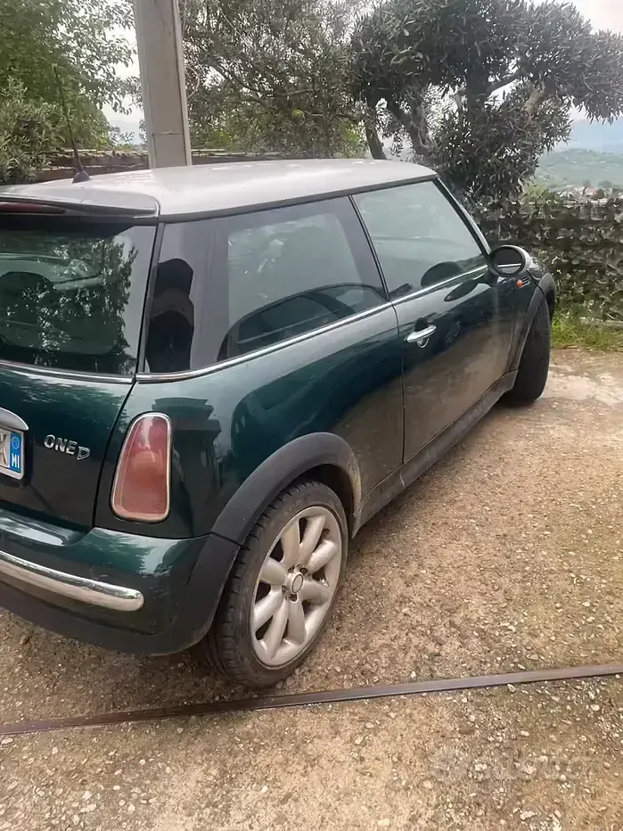 Usata Mini ONE 75 CV (55 kW) 2003 Verde Utilitaria