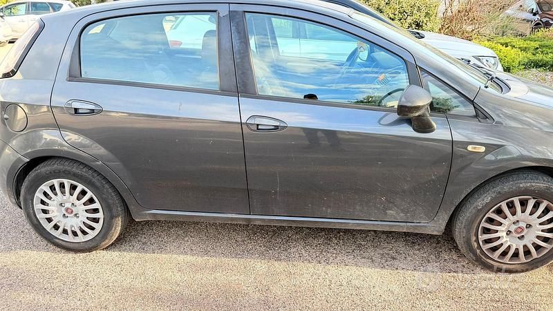Usata Fiat Punto Evo 90 CV (66 kW) 2010 Grigio Utilitaria