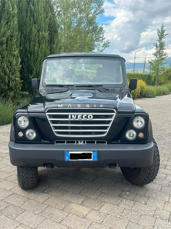 Usata Iveco Massif 145 CV (106 kW) 2009 Nero SUV