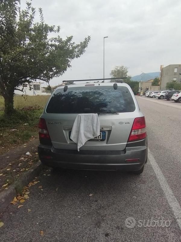 Usata Kia Sorento 140 CV (102 kW) 2005 Grigio SUV