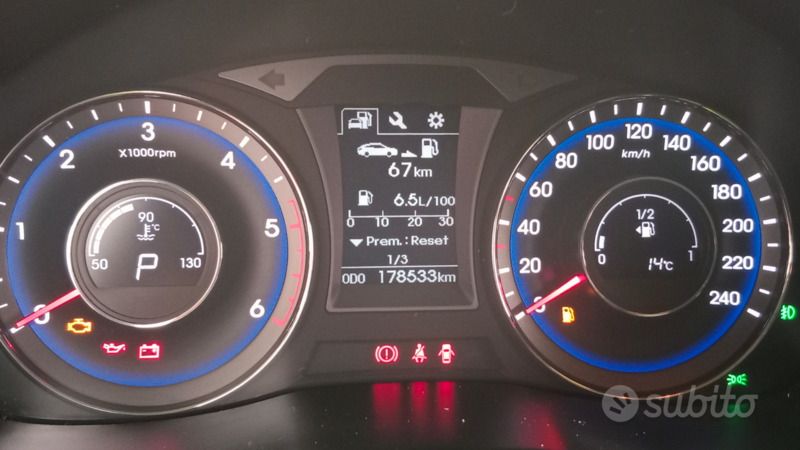 Usata Hyundai i40 136 CV (100 kW) 2017 Nero Station wagon