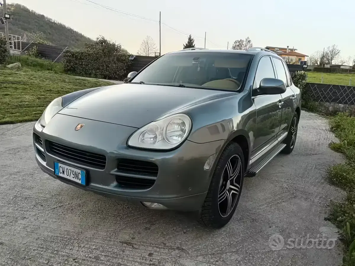 Usata Porsche Cayenne 250 CV (183 kW) 2005 Grigio SUV