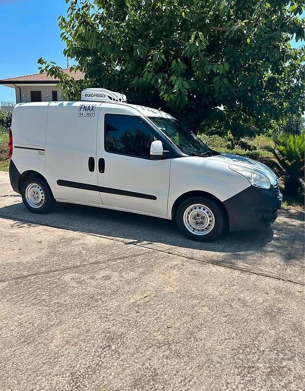 Usata Opel Combo 2016 Bianco Monovolume