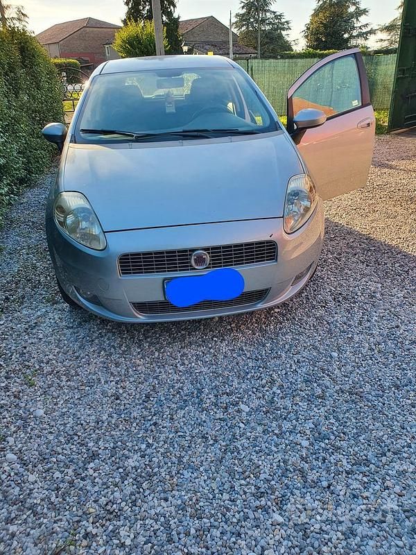 Usata Fiat Grande Punto 2009 Blu Utilitaria