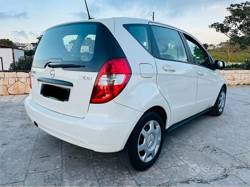 Usata Mercedes A180 108 CV (79 kW) 2012 Bianco Berlina