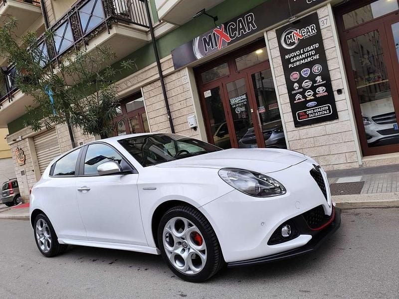 Bianco Usata 2018 Alfa Romeo Giulietta Super Tre volumi | 13.990 € (Buon prezzo) - Immagine 1/4