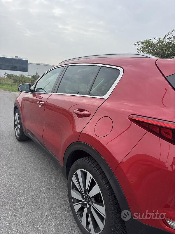 Usata Kia Sportage 120 CV (88 kW) 2017 Rosso SUV