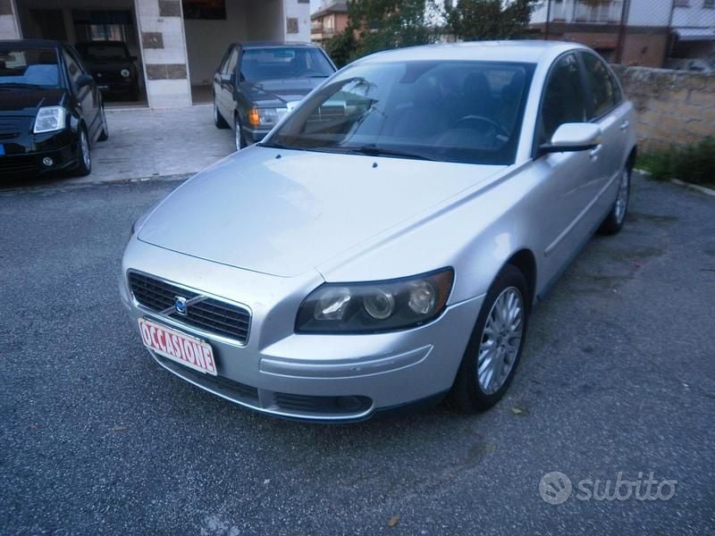 Usata Volvo S40 Kinetic 136 CV (100 kW) 2005 Argento Berlina