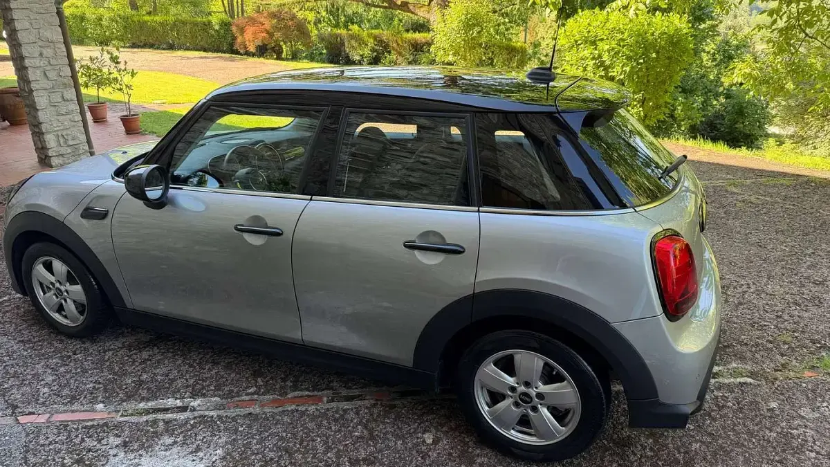 Usata Mini Cooper 136 CV (100 kW) 2023 Argento Utilitaria