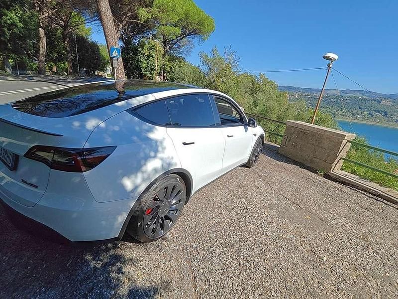 Usata Tesla Model Y Performance 155 kW (211 CV) 2022 Bianco SUV
