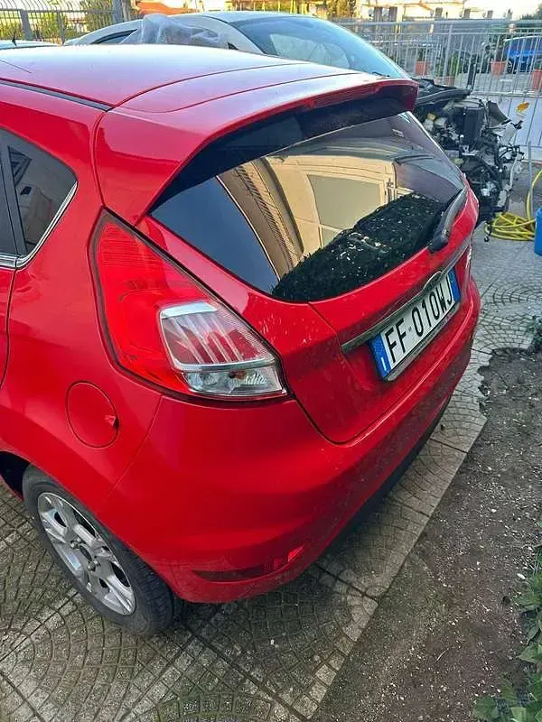 Begagnad Ford Fiesta 95 HK (69 kW) 2017 Röd Halvkombi