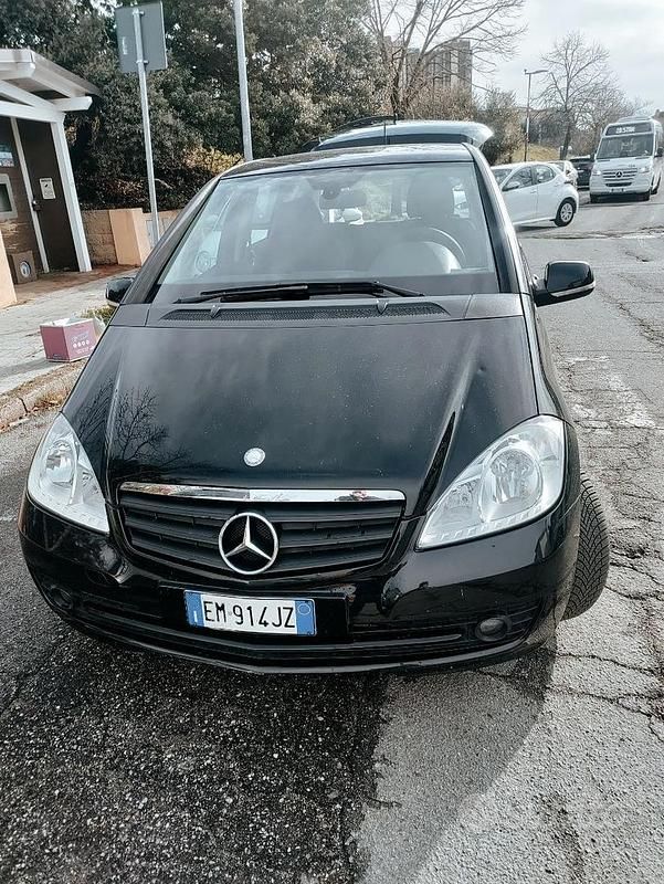 Nero Usata 2012 Mercedes A160 Tre volumi | 4950 € - Immagine 1/4