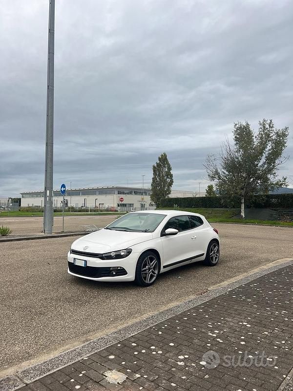 Usata VW Scirocco 200 CV (147 kW) 2009 Bianco Coupé