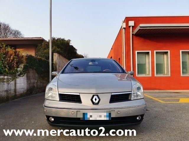 Usata Renault Vel Satis Initiale 140 CV (102 kW) 2006 Argento Utilitaria