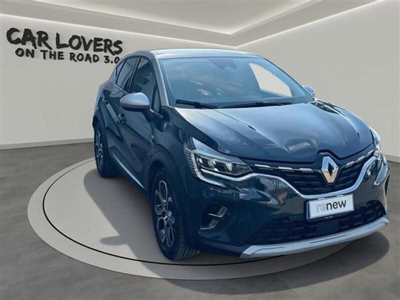 Usata Renault Captur Techno 145 CV (106 kW) 2023 Blu scuro SUV