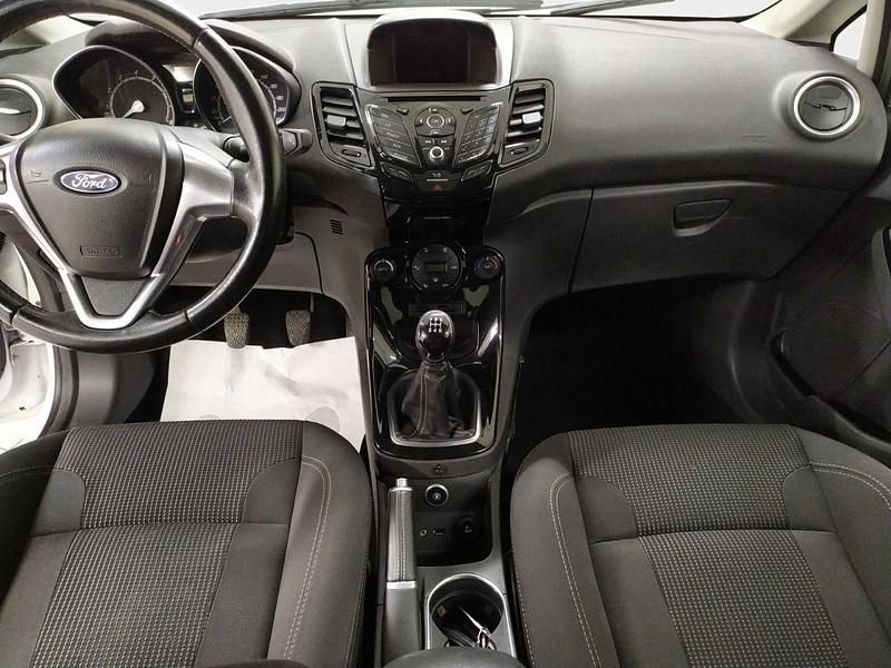 Usata Ford Fiesta Titanium 95 CV (69 kW) 2016 Bianco Utilitaria