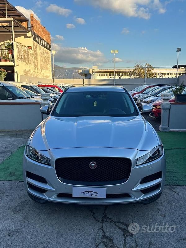 Usata Jaguar F-Pace Portfolio 180 CV (132 kW) 2018 Grigio SUV