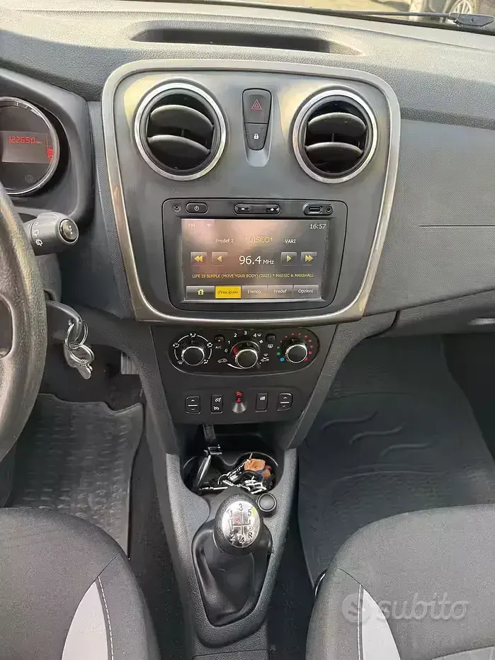 Usata Dacia Sandero 90 CV (66 kW) 2017 Bianco Berlina
