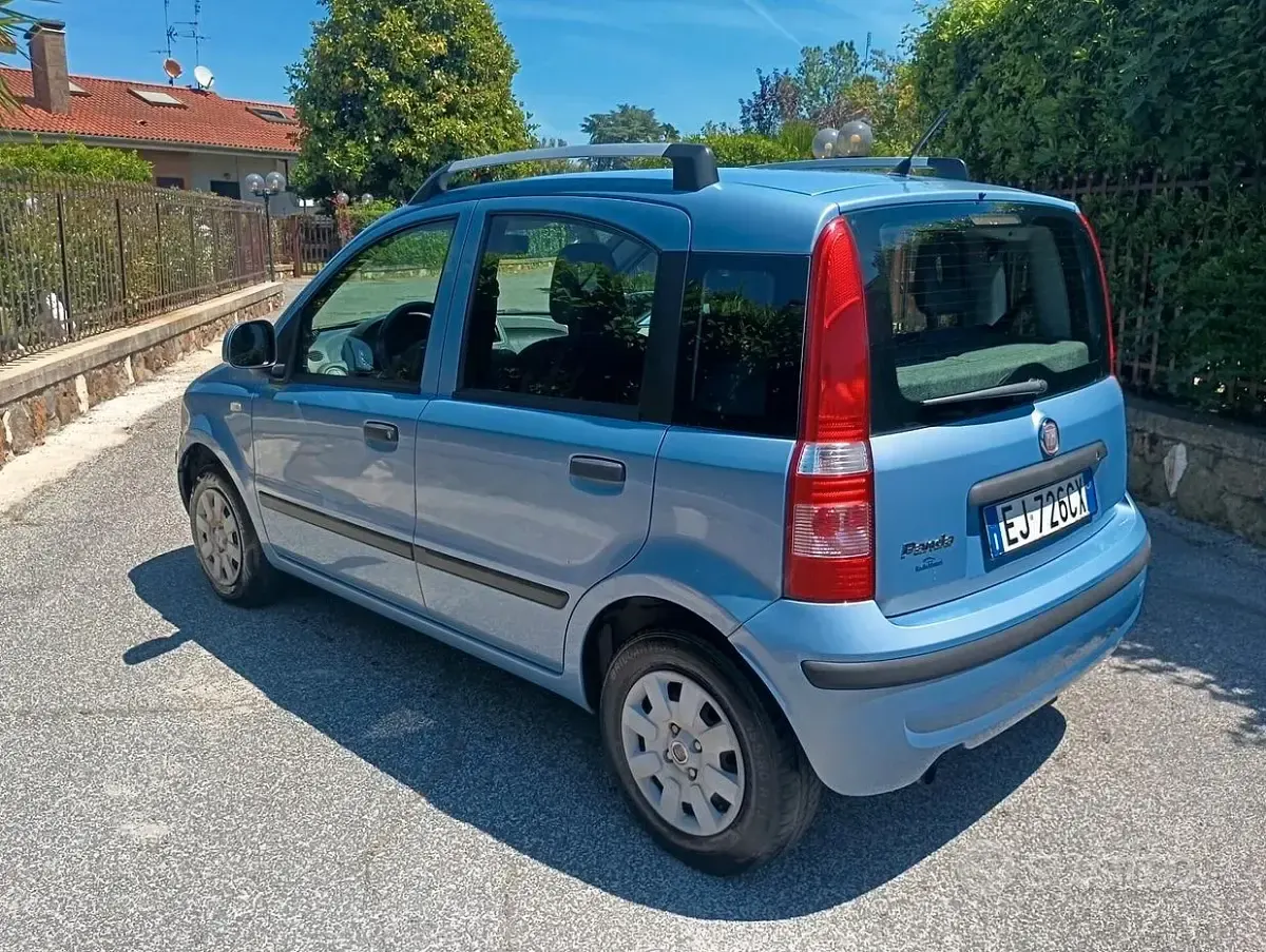 Usata Fiat Panda Dynamic 75 CV (55 kW) 2011 Bluazzurro Utilitaria