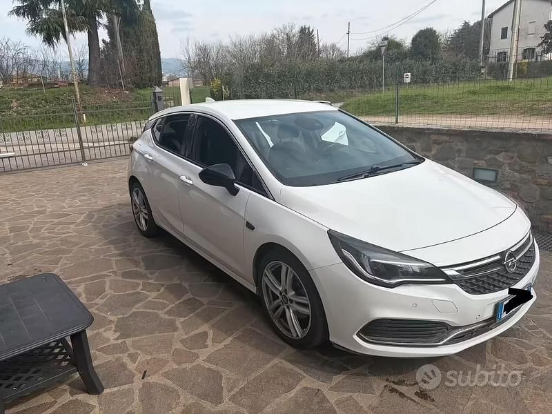 Usata Opel Astra 136 CV (100 kW) 2017 Bianco Berlina
