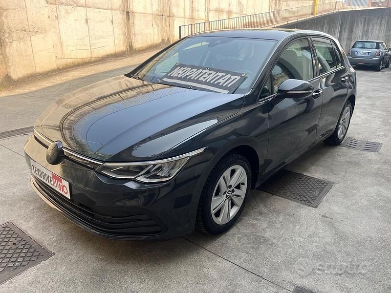 Usata VW Golf VII Life 115 CV (84 kW) 2021 Grigio Utilitaria