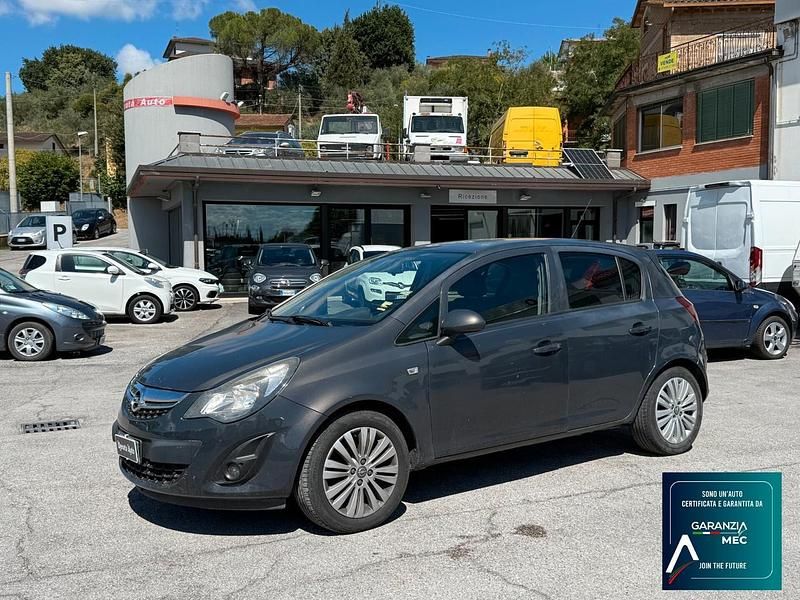 Usata Opel Corsa Edition 74 CV (54 kW) 2014 Grigio Berlina