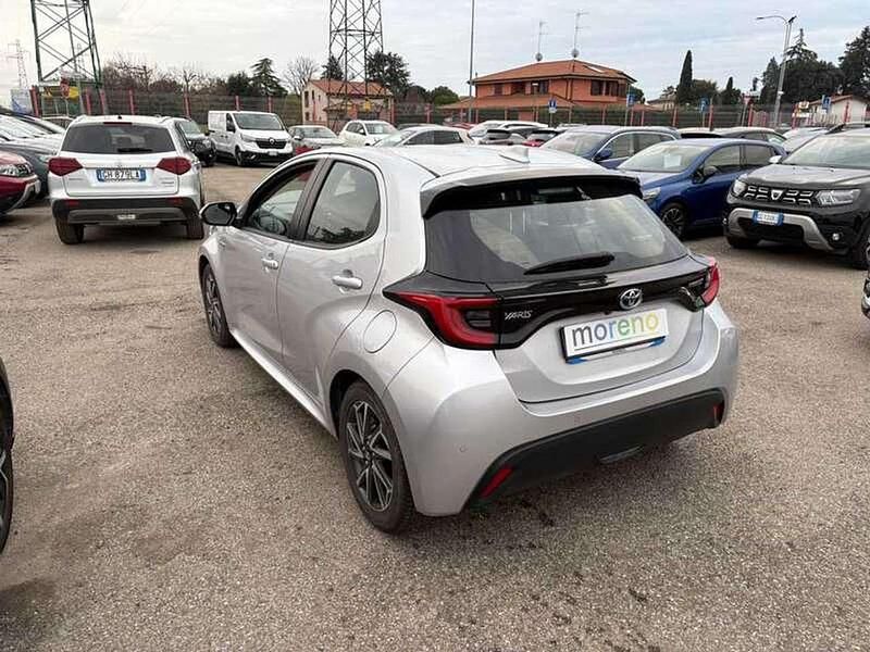 Usata Toyota Yaris Hybrid Trend 100 CV (73 kW) 2020 Argento Utilitaria