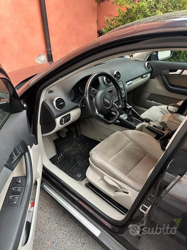 Usata Audi A3 140 CV (102 kW) 2012 Nero Utilitaria