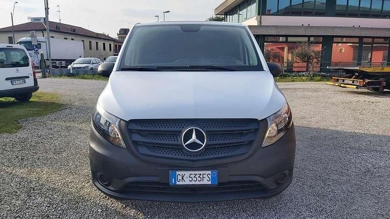 Begagnad Mercedes Vito 102 HK (75 kW) 2022 Vit Van
