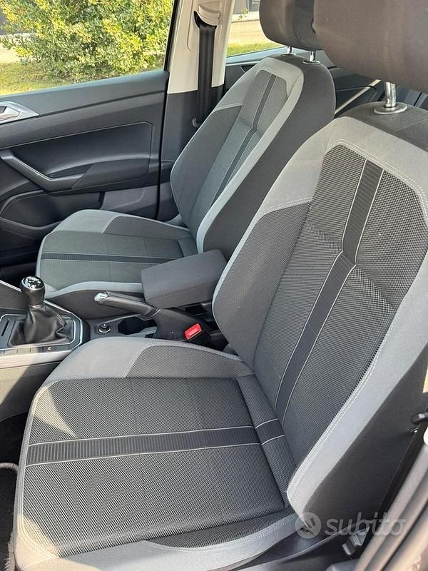 Usata VW Polo 95 CV (69 kW) 2021 Grigio Utilitaria