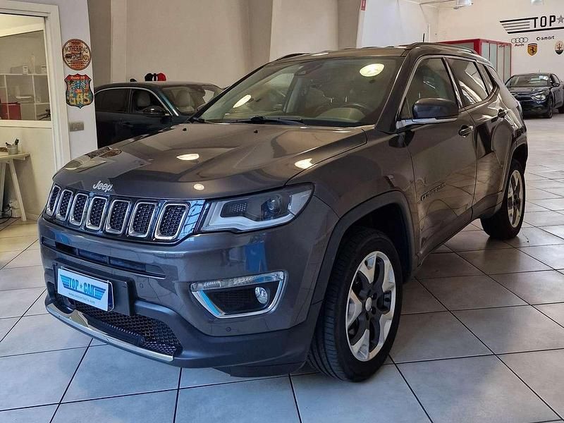 Grigio grafite met Usata 2018 Jeep Compass Limited SUV | 16.499 € (Buon prezzo) - Immagine 1/4