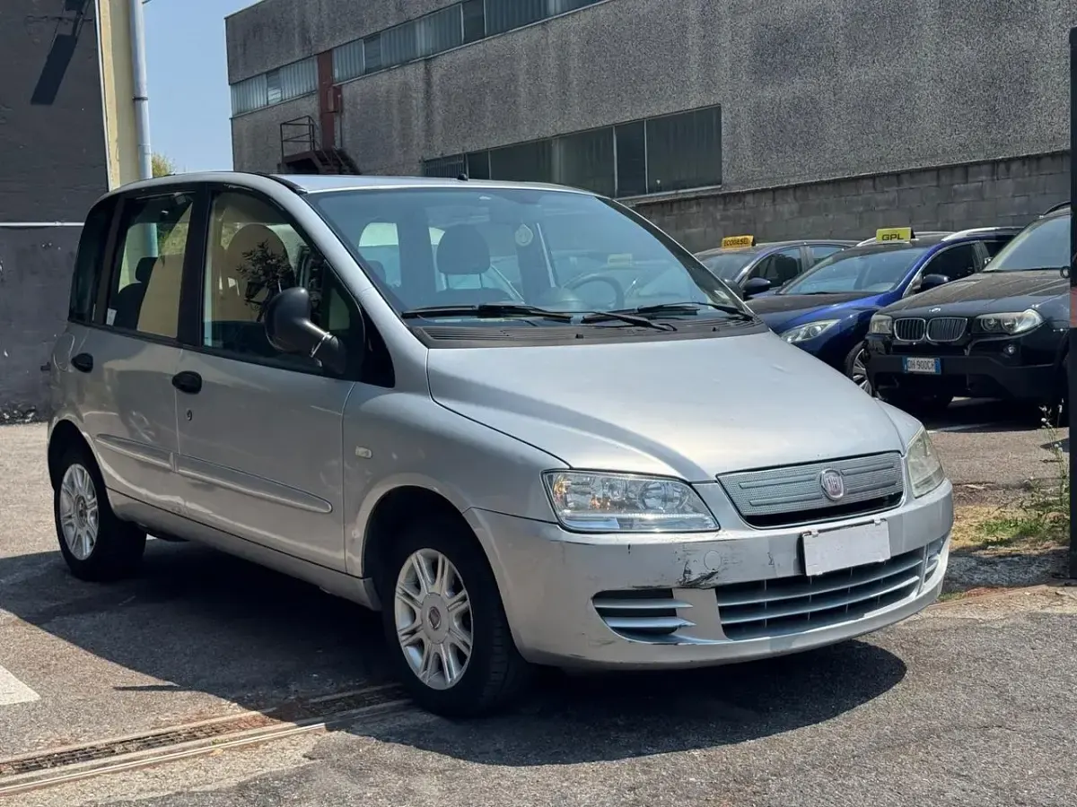 Usata Fiat Multipla Emotion 103 CV (75 kW) 2009 Grigio Monovolume