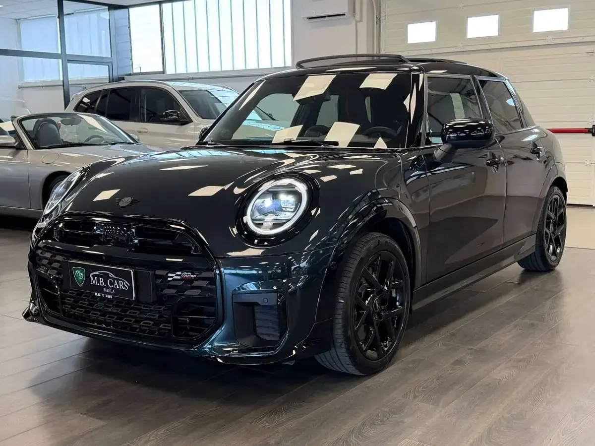 Usata Mini Cooper S Favoured 204 CV (150 kW) 2025 Grigio Utilitaria