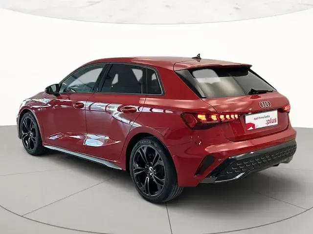 Usata Audi A3 S-Line 116 CV (85 kW) 2025 Rosso progressivo metallizzato Berlina